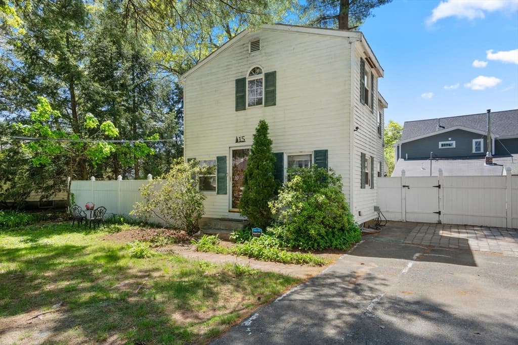 15 Great Lake Drive