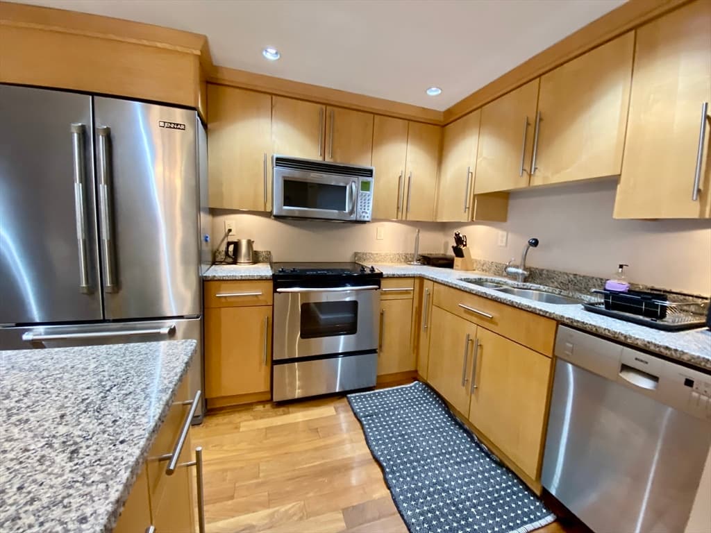 165 Tremont St #404 photo 2