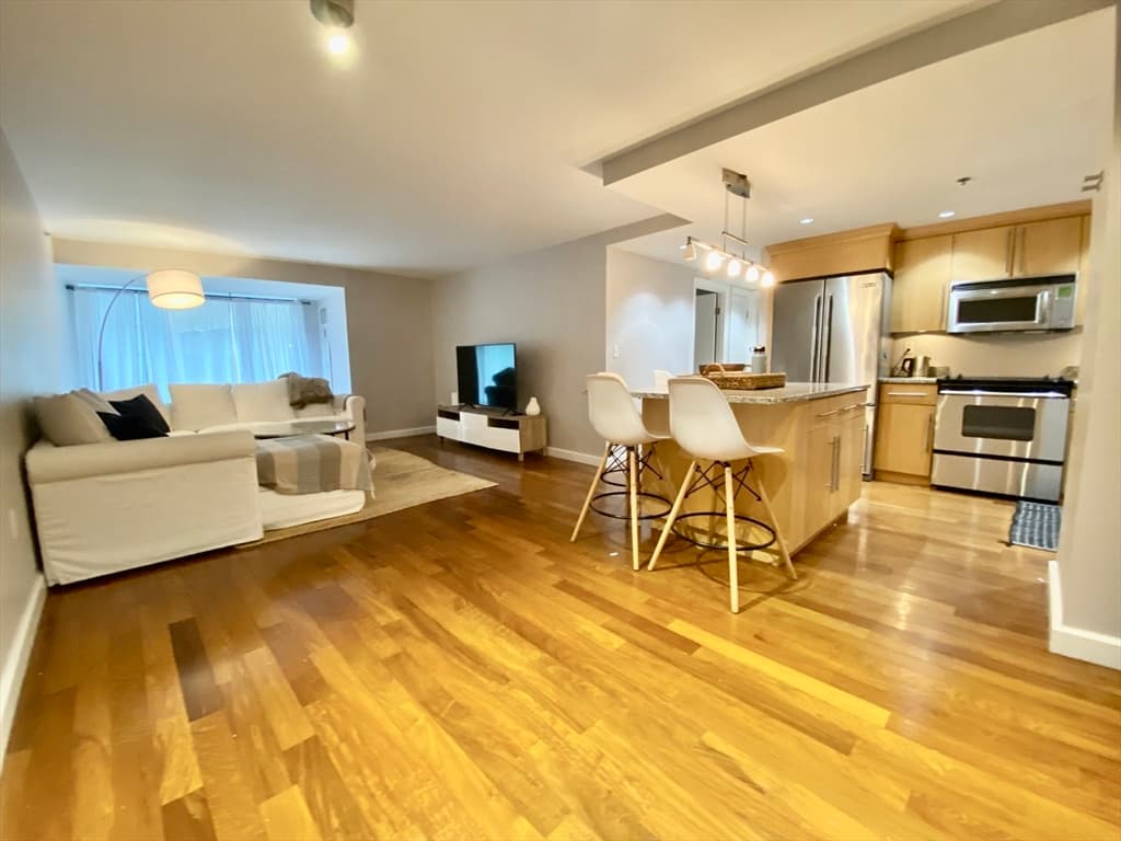 165 Tremont St #404 photo 3