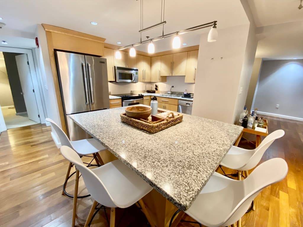 165 Tremont St #404