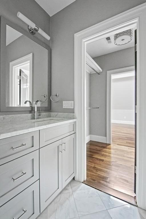 324 Tappan Street photo 3